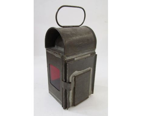 Quantity railway memorabilia&nbsp;to includel enamel badges, lantern, two metal scroll brackets inscribed GWR and Paddington,