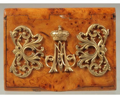 A GOOD RUSSIAN SILVER MOUNTED BIRCH WOOD SNUFF BOX. 3ins.