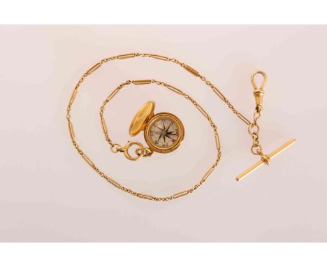 AN 18 CARAT GOLD FANCY LINK CHAIN, late 19th or early 20th Century, with T-bar and an unmarked compass fob. Gross 18.7 grams,