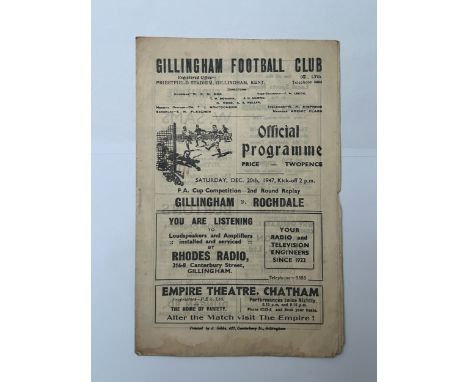 GILLINGHAM VERSUS ROCHDALE 1947/48 FOOTBALL PROGRAMME, 20/12/1947, NON-LEAGUE GILLINGHAM, FA CUP REPLAY ISSUE. SOME STAINING 