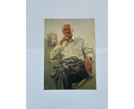SIR DON BRADMAN SIGNED CRICKET PORTRAIT POSTCARD, AUSTRALIAN CRICKET LEGEND BORN IN 1908,