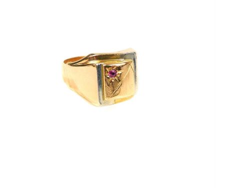 A Gentleman's,18 ct yellow and white gold and ruby ring, composed of a central, rectangular panel of yellow gold inset with a