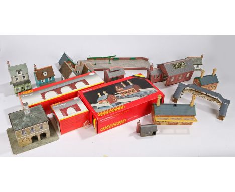 Railway/village model buildings, stations, platforms, viaduct, bridge etc. (qty)