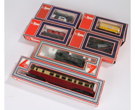 Lima GWR 9400 locomotive, 205133 MWG passenger carriage, six wagons, some housed in original boxes (8)