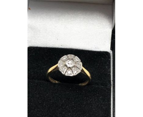 18ct Gold Diamond Cluster Ring (2.7g)