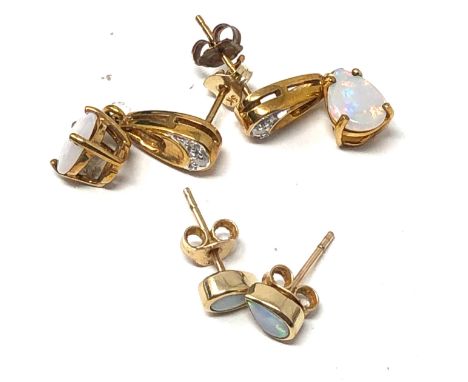 2 X 9ct Gold Opal Earrings Inc. Diamond (3.4g)