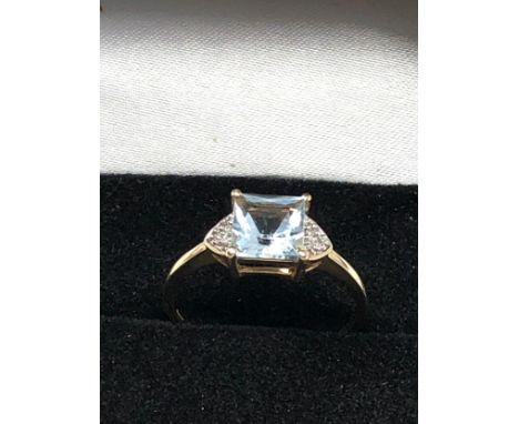 10ct Gold Diamond &amp; Topaz Ring (2.4g)