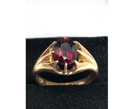 9ct Gold Antique Garnet Ring  (5.4g)