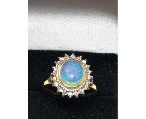 18ct Gold Jelly Opal &amp; Diamond Halo Ring (5.9g)