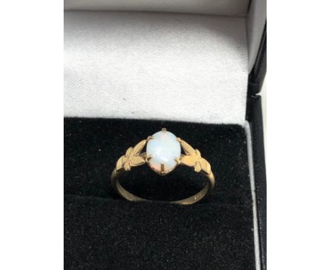 9ct Gold Vintage Opal  Ring (1.6g)