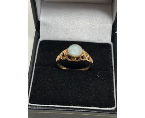 9ct Gold Opal  Ring (1.6g)