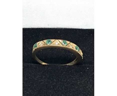 9ct Gold Vintage Emerald &amp; Diamond Ring (1.3g)