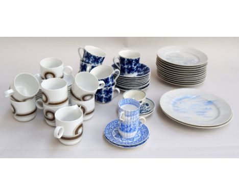 A mixed lot of ceramics to include Spode blue and white coffee cans and saucers, Japanese side plates, Mon Amie and Rosenthal