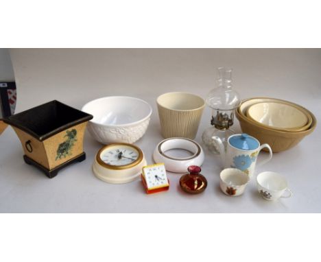 Mixed lot of 3 mixing bowls, fruit bowl, wall clock, planter, small retro bedside clock and other items.