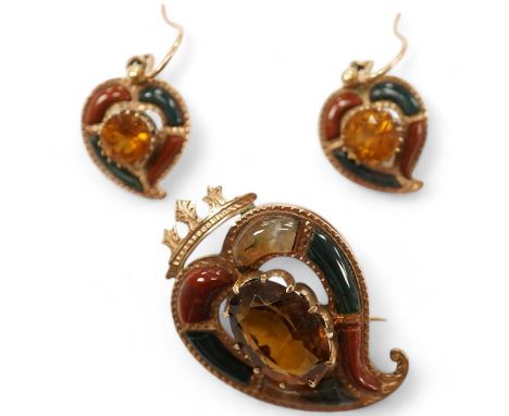 A yellow metal, Scottish hardstone and citrine set suite of jewellery, comprising a brooch, 30mm and pair of earrings, gross 