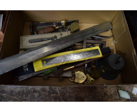 A mixed lot, of metal instruments, tools and similar. 