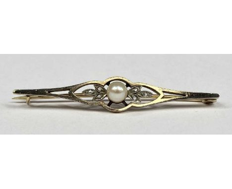 9CT WHITE & YELLOW GOLD BAR BROOCH set with a pearl and diamond chips, 5cms (l), 2.6gmsProvenance: private collection Denbigh