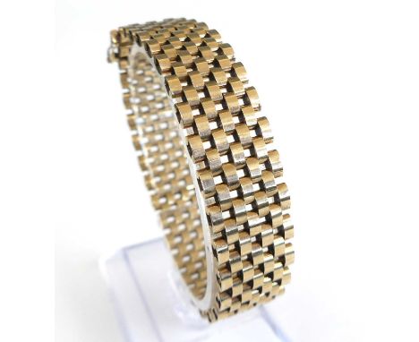A 9ct gold expanding meshlink bracelet, the clasp with double safety catch, sponsor C&amp;F, 17.5cm, 29g, in fitted case for 