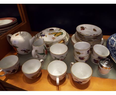 A selection of Royal Worcester 'Evesham' pattern china
