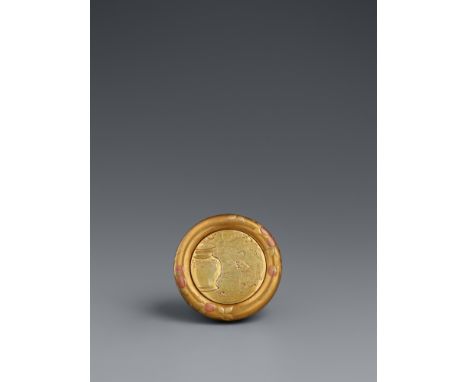 Kagamibuta-Netsuke. Mitte 19. Jh.Sign.: Shūraku und kaōDie Platte aus vergoldetem Metall. In katakiri-Gravur Illustration der
