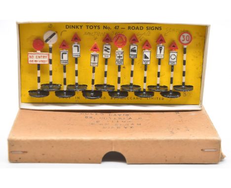Dinky Toys diecast model Road Signs, 47, in original box.&nbsp;