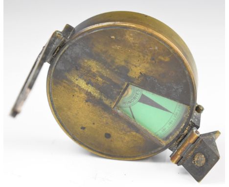 19th or early 20thC brass sighting or marching compass, diameter 9.5cm