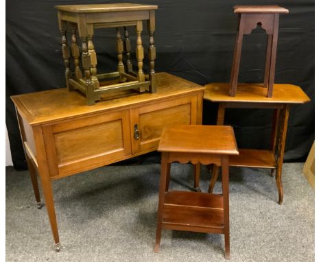 A mahogany and figured Ash side-cabinet, pair of doors, tapering square legs, ceramic casters, 101.5cm wide x 48cm deep x 75c