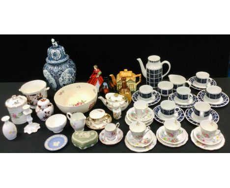 Ceramics - a Midwinter Madeira six setting coffee set;  Poole volcano vase;  Coalport Hong Kong planter;  Wedgwood, Aynsley, 