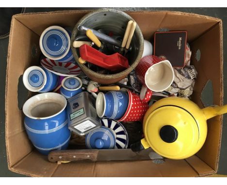 A mixed lot of kitchenalia to include yellow enamel teapot, various utensils etc 