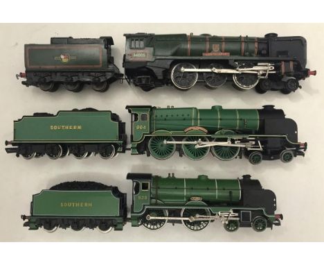 Three unboxed "OO" gauge loco and tender. Hornby R.380, SR Green Schools Class, 4-4-0 Loco "Stowe" 928 &amp; Bachmann 31-401,