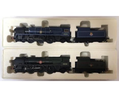 Two Hornby "OO" gauge model railway locomotive and tender. R 2171 BR 4-6-2, "Canadian Pacific" Merchant Navy Class and a R 21