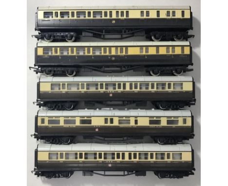 Five unboxed Hornby "OO" gauge First/Third/Restaurant white &amp; brown GWR carriages 