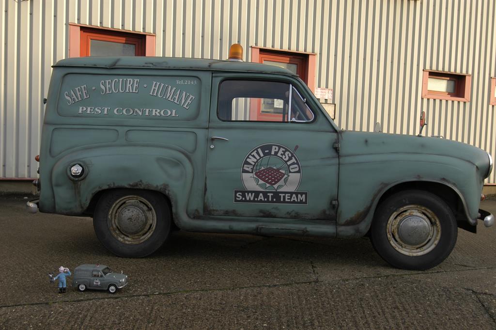 The 1964 Wallace & Gromit 'Curse of the Were-Rabbit' promotional Austin ...