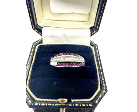 9ct white gold diamond &amp; ruby  ring (2.6g) 