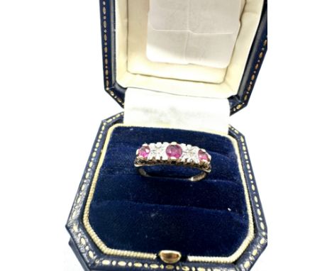 9ct gold ruby &amp; diamond  ring (2.2g) 