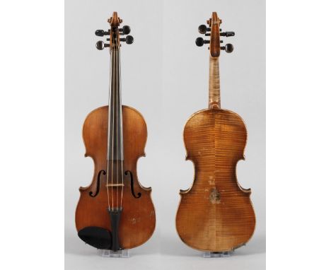 Violineum 1900, innen mit Modellzettel Antonius Stradivarius, geteilter, eng geflammter Boden in grau-braunem Lack, dreiteili