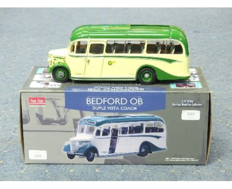 A Sun Star 1:24 scale diecast model Bedford OB Duple Vista Coach, 5009 - 1949 Southern National Omnibus Ltd., limited edition