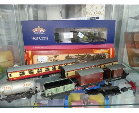 A Hornby Railways '00' gauge R.050 L.M.S. Class 7P "The Princess Royal" 4-6-2 locomotive and tender, boxed, and a Bachmann 32