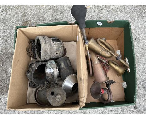 A bulb horn, three others similar and lamp parts (box) Sold without reserve