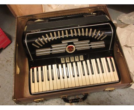 1950's / 60's Parma Calvi accordion in original case 