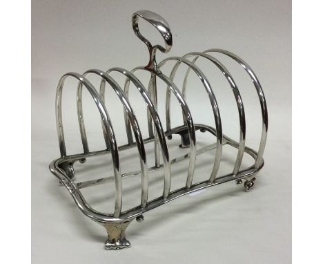 A good heavy seven bar toast rack. London. By Hunt &amp; Roskill, late Storr &amp; Mortimer. Approx. 323 grams. Est. £150 - £