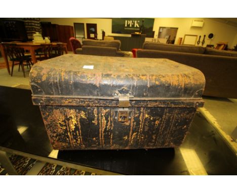Metal trunk with a key