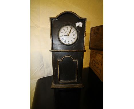 Black wooden mantel clock