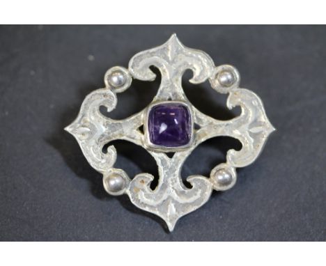 White metal &amp; amethyst cabochon brooch/pendant