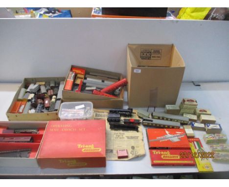 A Triang, Hornby Dublo and other railway sets and accessories to include a Hornby 61572 engine and tender, boxed operating ma