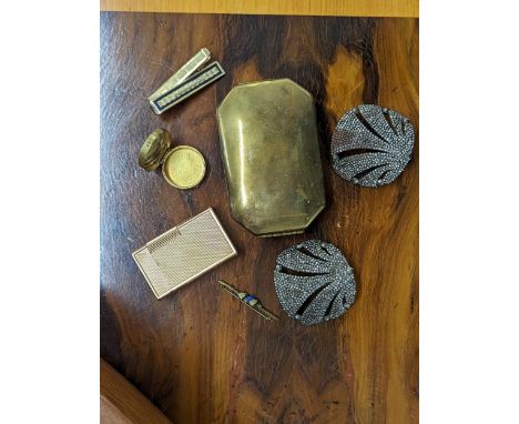 A mixed lot to include a Dupont lighter, Houbigant compact and other items to include a gold plated brooch, tie clip and othe