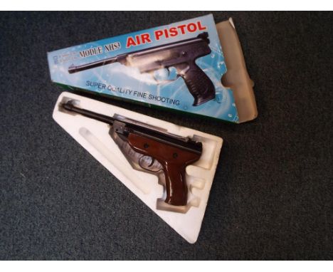 Model XHS3 air pistol in 5.5 mm (0.22) calibre in original box with instruction leaflet, appears to have light use only - Est