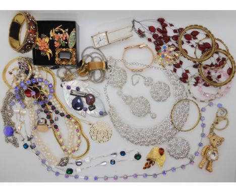 A large diamante collar necklace with matching earrings and a collection of vintage and modern costume jewellery Condition Re