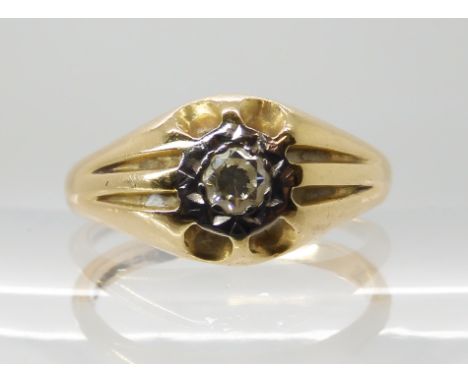 An 18ct gold diamond ring of estimated approx 0.15cts, finger size R, weight 5.6gms Condition Report: Available upon request