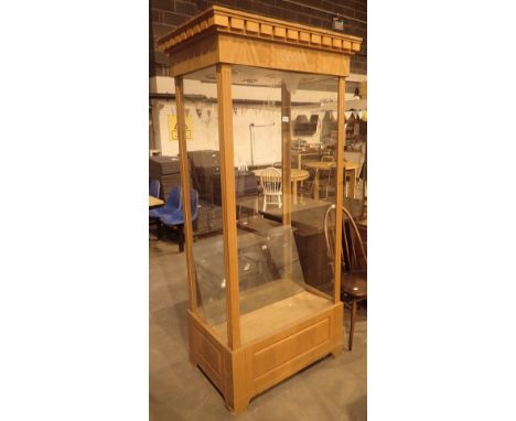 Large Spode display cabinet with two shelves ex Spode factory shop in Stoke on Trent, W: 100 cm, H: 212 cm